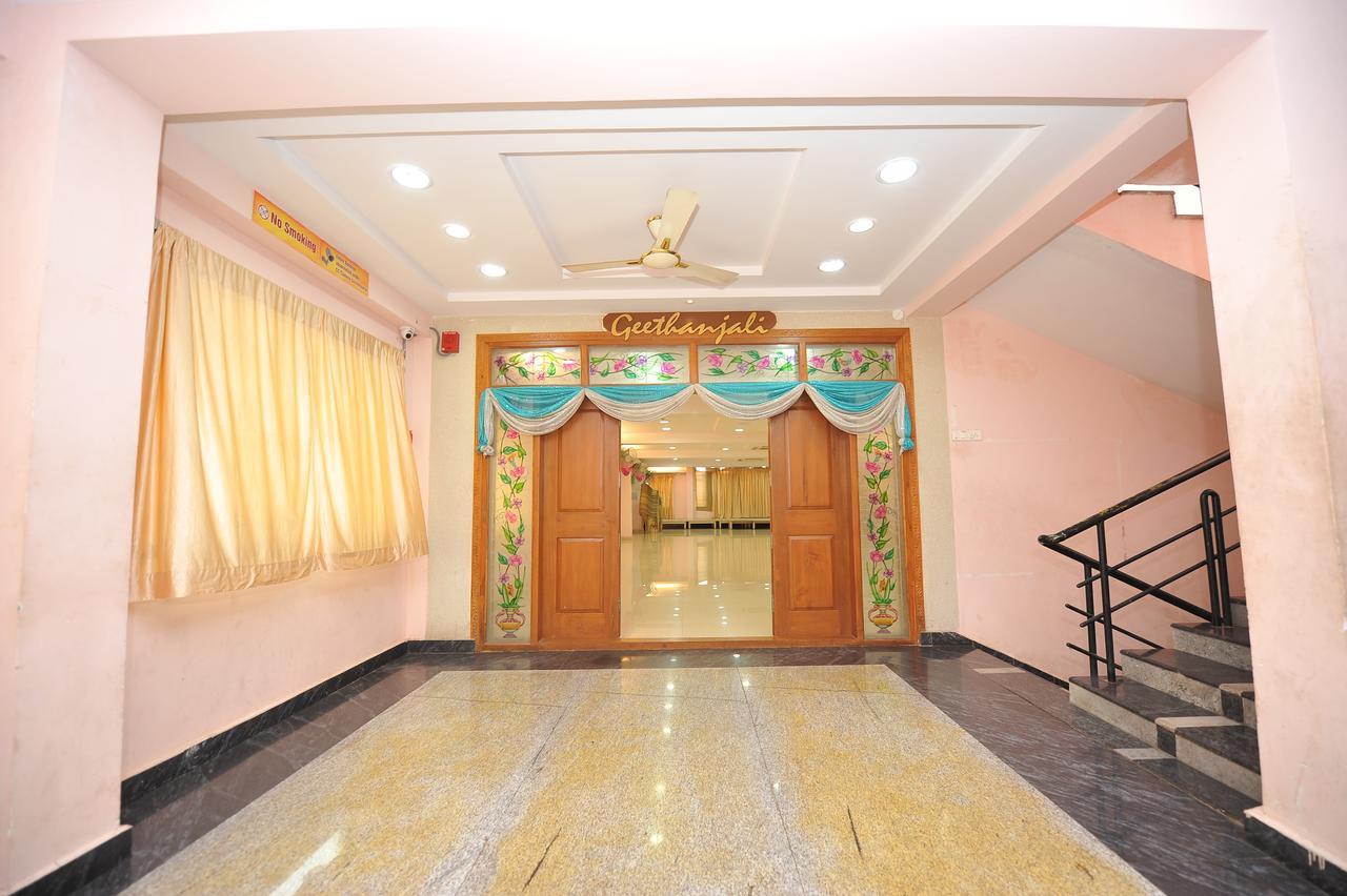 Shree Lakshmi Guest House Visakhapatnam Esterno foto