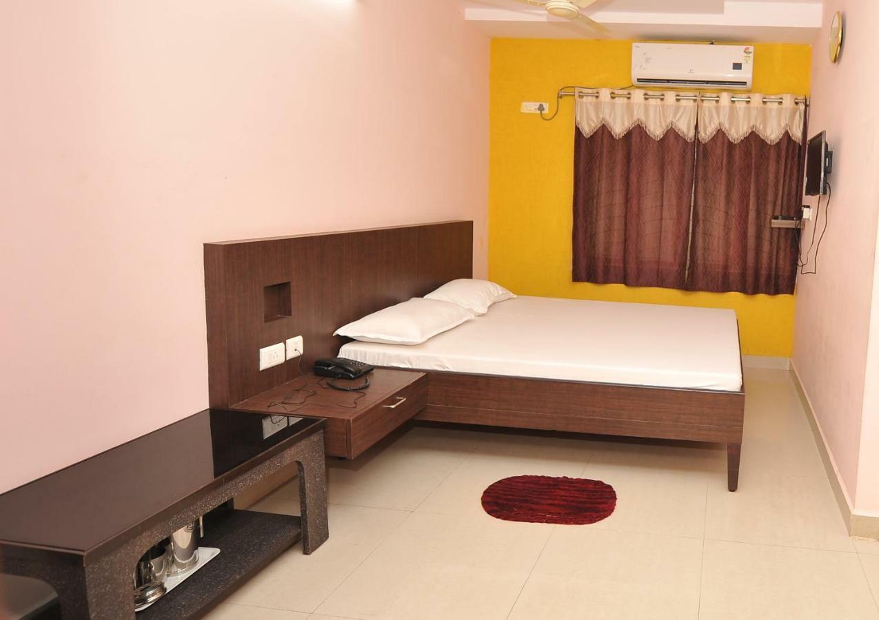 Shree Lakshmi Guest House Visakhapatnam Esterno foto