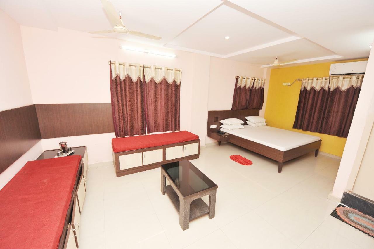 Shree Lakshmi Guest House Visakhapatnam Esterno foto